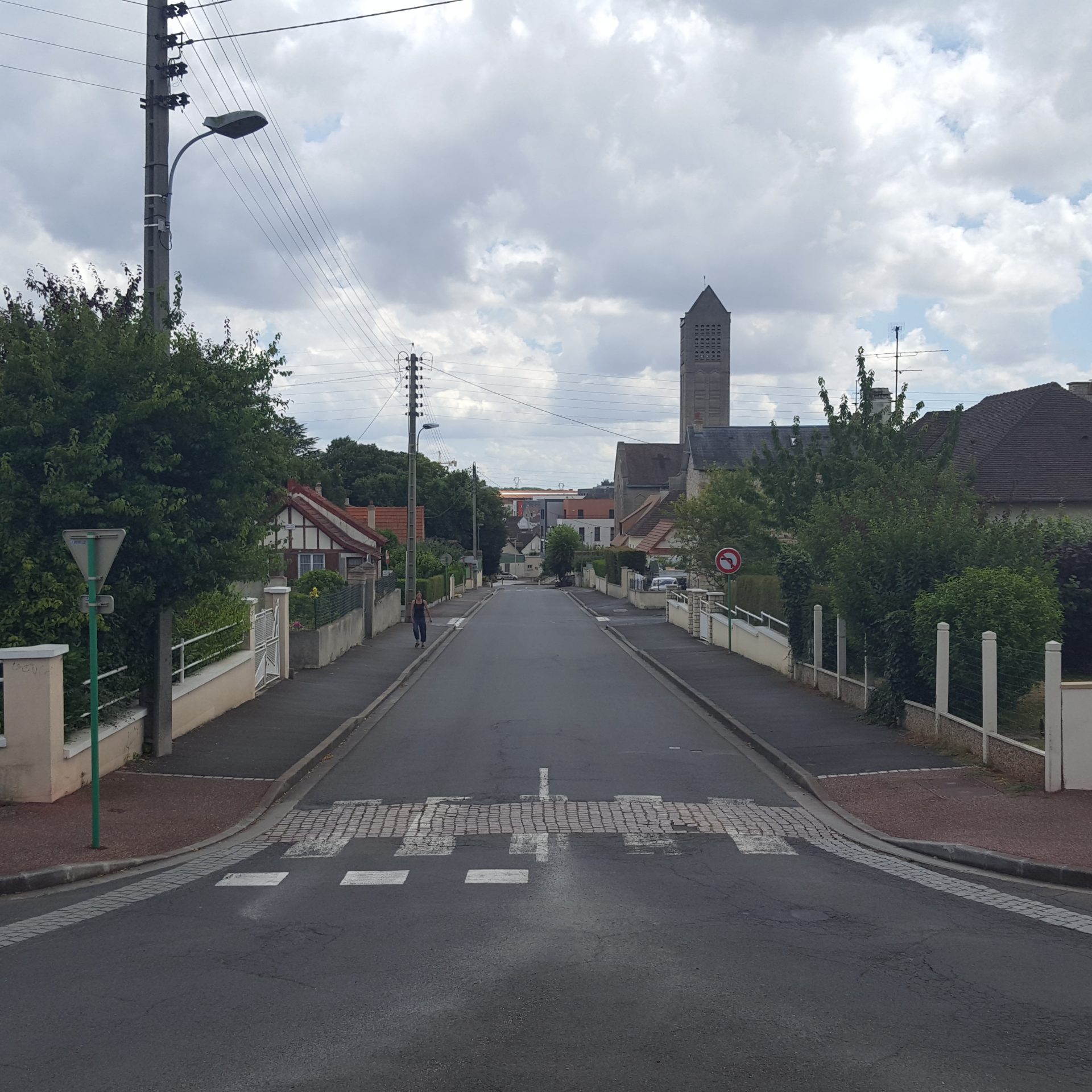 VIDE-GARAGE dans le quartier des CHARMETTES