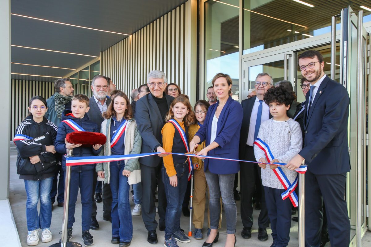 ruban inauguration restaurant muncipal du centre à Mondeville