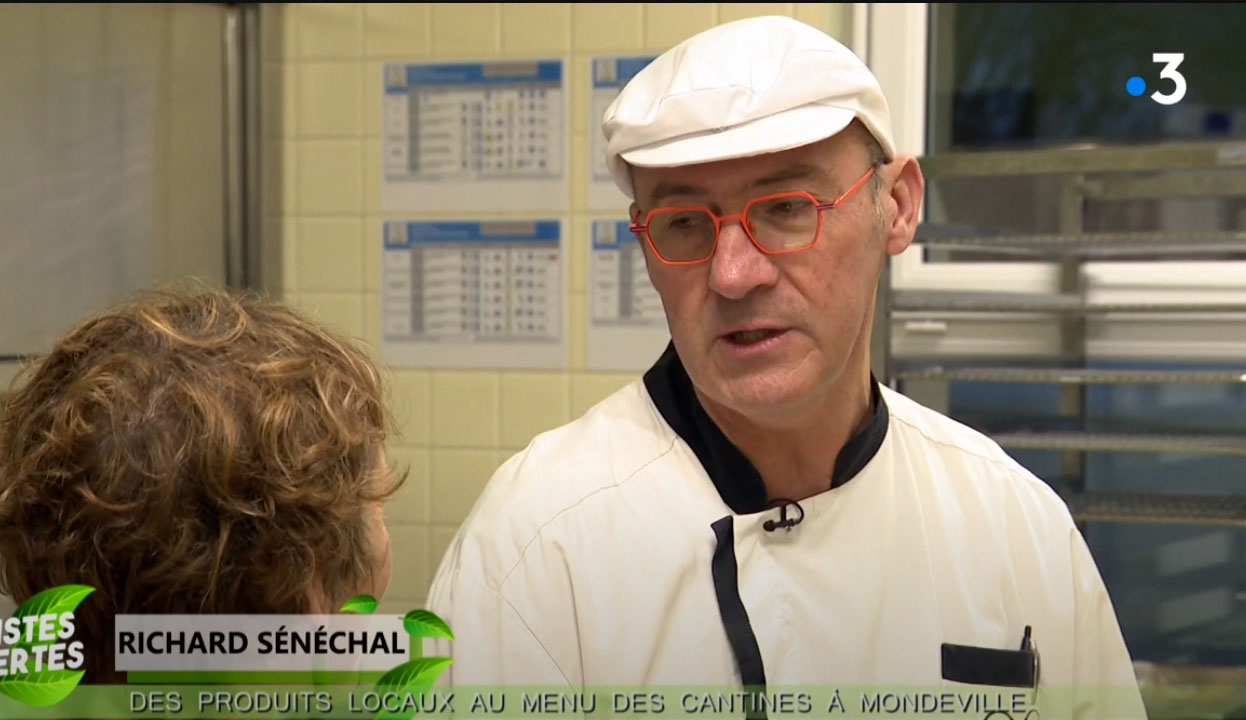 Reportage : « Des produits locaux au menu des cantines à Mondeville »