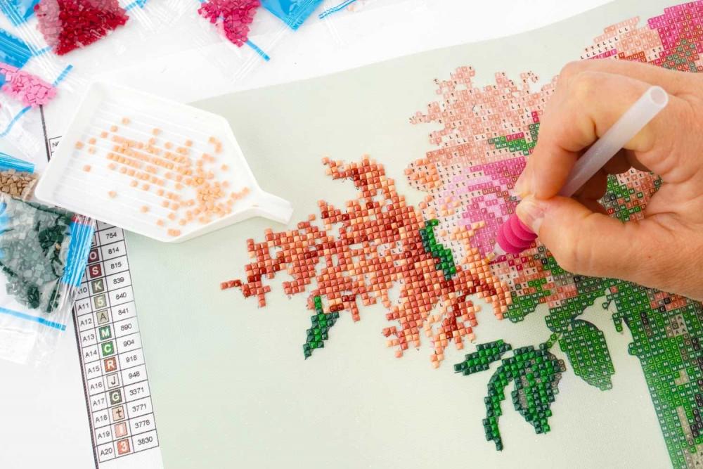 BRODERIE DE DIAMANTS SUR SUPPORT 
